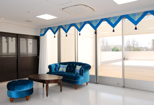 テラス前ソファ